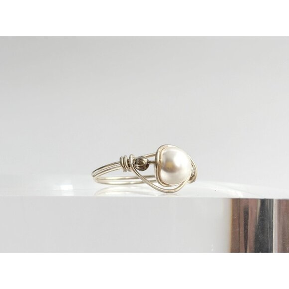 Modernist Genuine Pearl Semi-Bypass Shank Silver Toned Vintage Ring - sz 9 - Picture 2 of 13